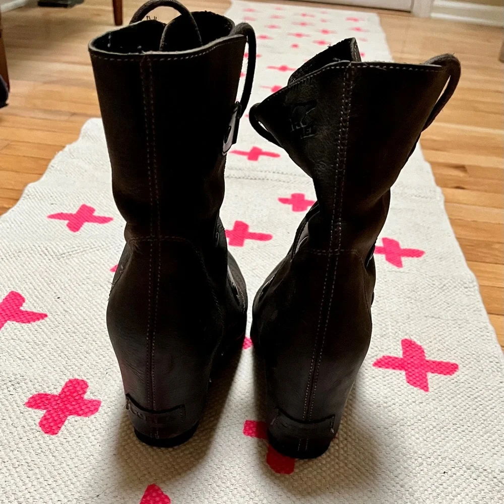 sorel boots - Picture 4 of 4